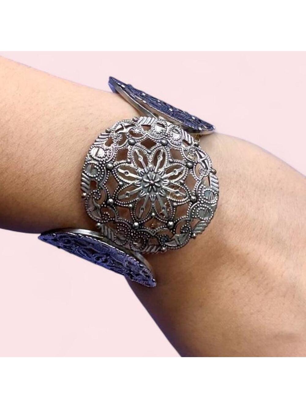 Silver cuff bracelet Y2k futuristic 2000s Paris Hilton